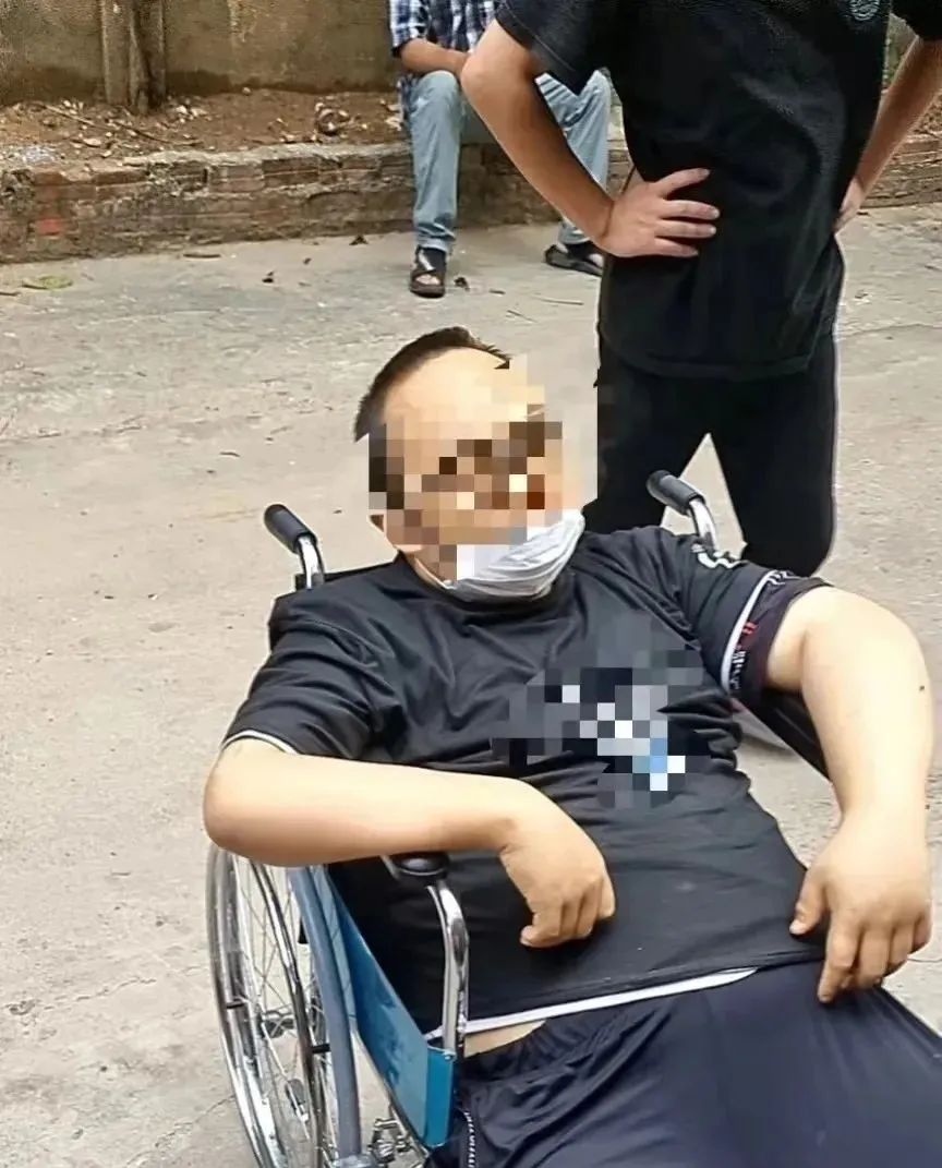 半年内被抽血7次!男子在柬埔寨被圈养充当“血奴”,驻柬大使馆回应休闲区蓝鸢梦想 - Www.slyday.coM 半年内被抽血7次!男子在柬埔寨被圈养充当“血奴”,驻柬大使馆回应休闲区蓝鸢梦想 - Www.slyday.coM