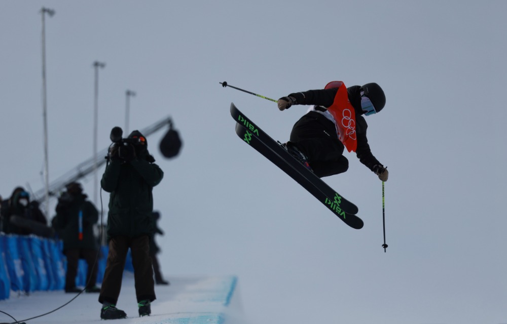 谷爱凌排名首位!三位中国队选手晋级自由式滑雪女子U型场地技巧决赛休闲区蓝鸢梦想 - Www.slyday.coM 谷爱凌排名首位!三位中国队选手晋级自由式滑雪女子U型场地技巧决赛休闲区蓝鸢梦想 - Www.slyday.coM