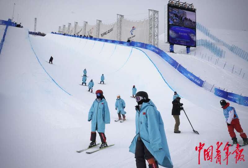 谷爱凌排名第一晋级 U型场地技巧资格赛展示中国00后女将风采休闲区蓝鸢梦想 - Www.slyday.coM 谷爱凌排名第一晋级 U型场地技巧资格赛展示中国00后女将风采休闲区蓝鸢梦想 - Www.slyday.coM