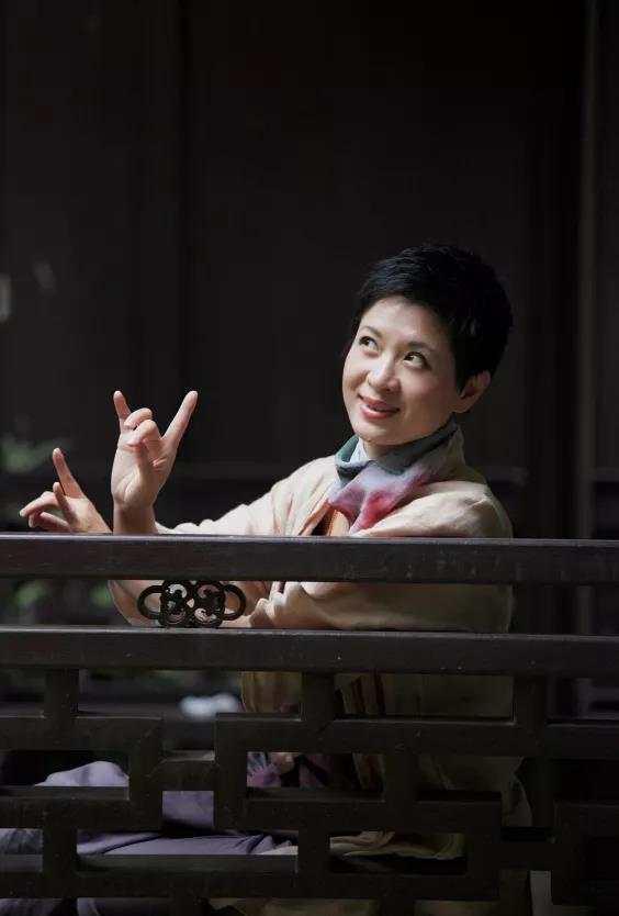 杨崑版杜丽娘也太美了!来,跟着这位昆曲顶级花旦,学一学美人执扇休闲区蓝鸢梦想 - Www.slyday.coM 杨崑版杜丽娘也太美了!来,跟着这位昆曲顶级花旦,学一学美人执扇休闲区蓝鸢梦想 - Www.slyday.coM