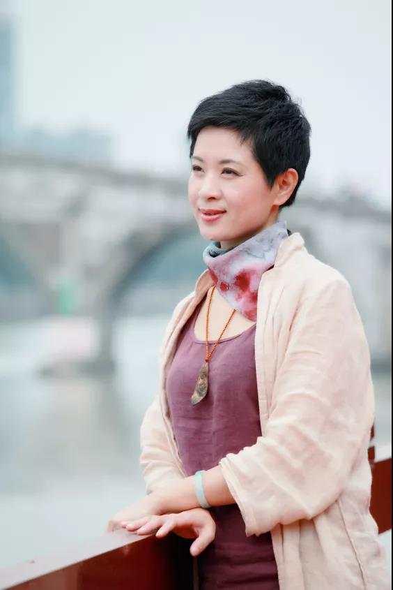 杨崑版杜丽娘也太美了!来,跟着这位昆曲顶级花旦,学一学美人执扇休闲区蓝鸢梦想 - Www.slyday.coM 杨崑版杜丽娘也太美了!来,跟着这位昆曲顶级花旦,学一学美人执扇休闲区蓝鸢梦想 - Www.slyday.coM