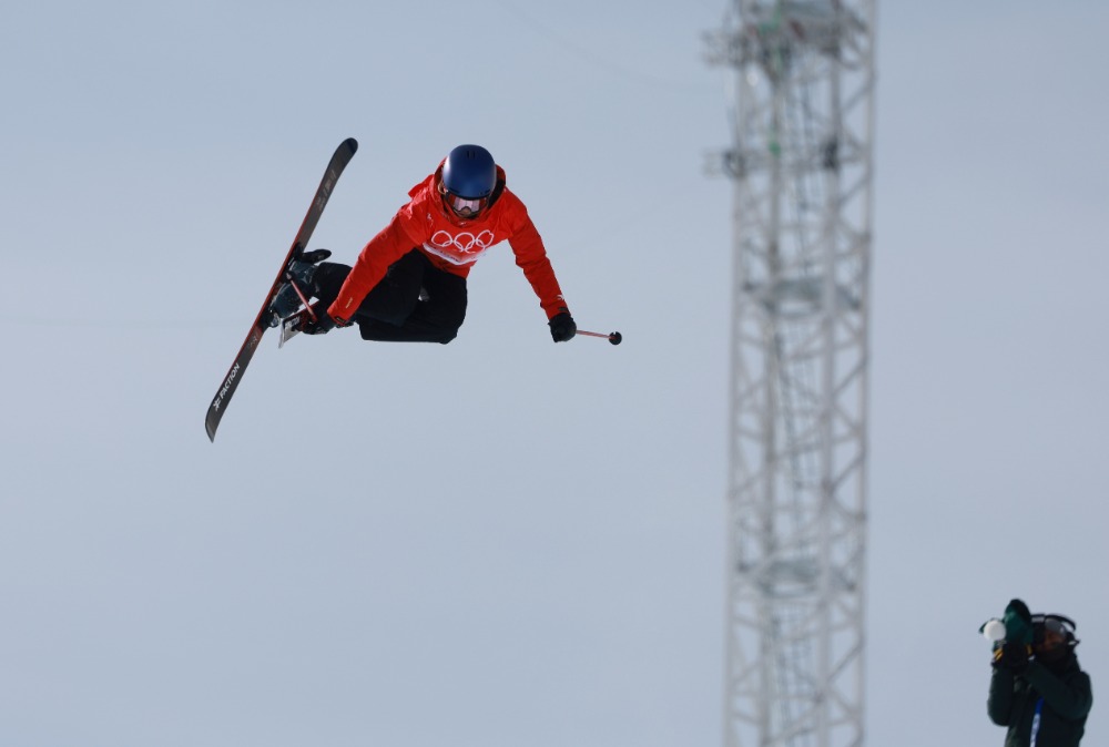 谷爱凌排名首位!三位中国队选手晋级自由式滑雪女子U型场地技巧决赛休闲区蓝鸢梦想 - Www.slyday.coM 谷爱凌排名首位!三位中国队选手晋级自由式滑雪女子U型场地技巧决赛休闲区蓝鸢梦想 - Www.slyday.coM