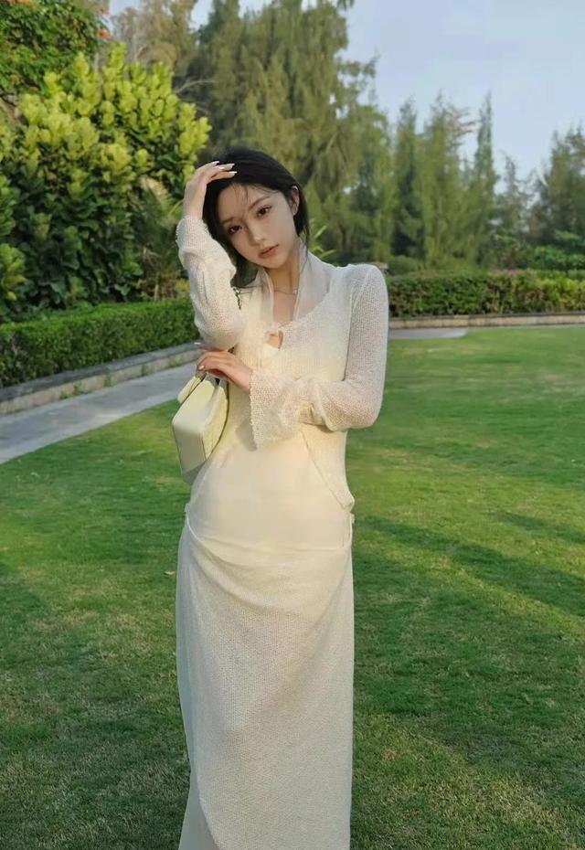 前脚勾肩搭背,后脚摔花拿走奢侈品,王思聪与新女友当街闹翻休闲区蓝鸢梦想 - Www.slyday.coM 前脚勾肩搭背,后脚摔花拿走奢侈品,王思聪与新女友当街闹翻休闲区蓝鸢梦想 - Www.slyday.coM