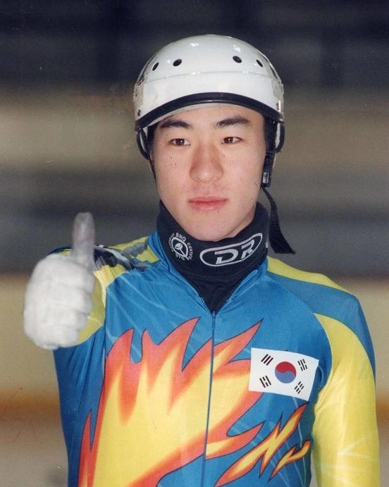 继安贤洙后，金善台教练回<a href=