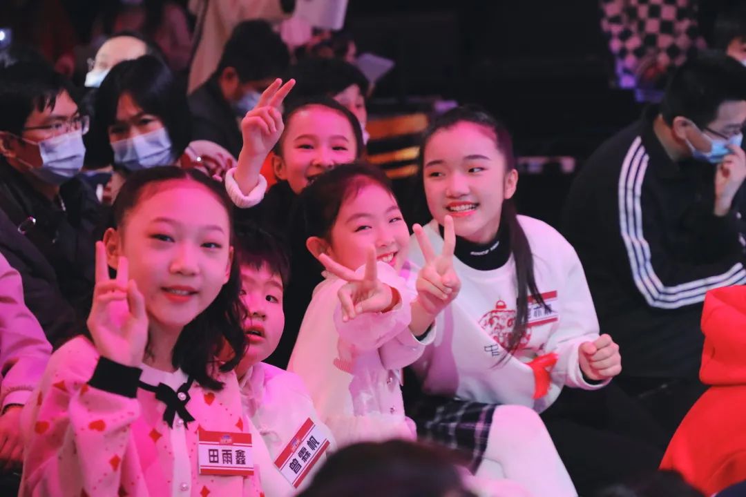 幽默不限资历,爆笑也有意义!爸妈,我就直说了!本场超级脱口秀将于2月19日播出!敬请期待!休闲区蓝鸢梦想 - Www.slyday.coM 幽默不限资历,爆笑也有意义!爸妈,我就直说了!本场超级脱口秀将于2月19日播出!敬请期待!休闲区蓝鸢梦想 - Www.slyday.coM