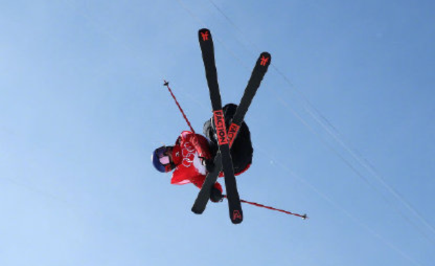 谷爱凌夺得第二金助中国代表团挺进前四,夺冠过程没有任何挑战休闲区蓝鸢梦想 - Www.slyday.coM 谷爱凌夺得第二金助中国代表团挺进前四,夺冠过程没有任何挑战休闲区蓝鸢梦想 - Www.slyday.coM