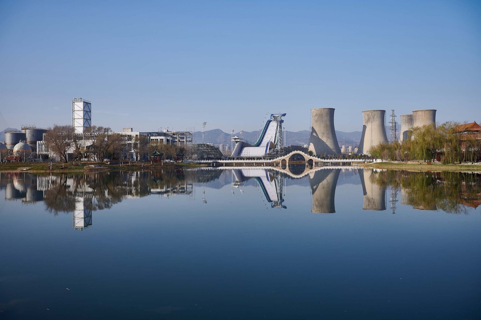 首钢滑雪大跳台中心 / 清华大学建筑设计研究院休闲区蓝鸢梦想 - Www.slyday.coM 首钢滑雪大跳台中心 / 清华大学建筑设计研究院休闲区蓝鸢梦想 - Www.slyday.coM