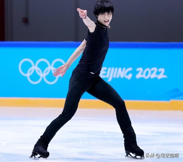 王诗玥拥抱羽生结弦,柳鑫宇拍肩打气,两人把冰墩墩送给羽生结弦休闲区蓝鸢梦想 - Www.slyday.coM 王诗玥拥抱羽生结弦,柳鑫宇拍肩打气,两人把冰墩墩送给羽生结弦休闲区蓝鸢梦想 - Www.slyday.coM