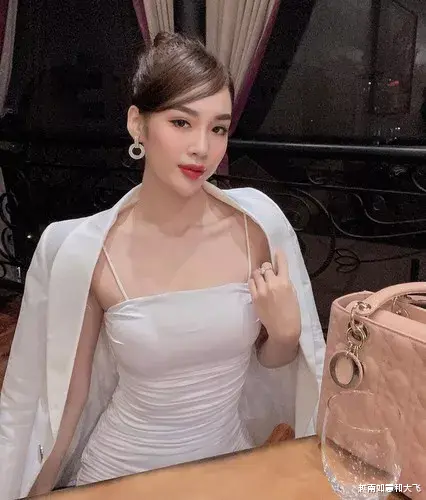 越南空姐爆料：曾有人要她做“甜心宝贝”