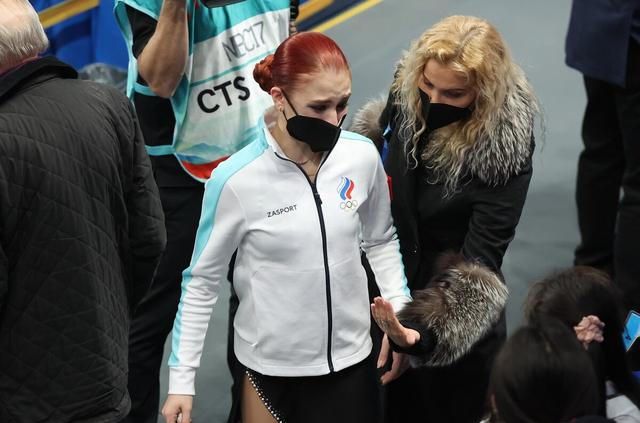 连续2届同样剧本！亚军痛哭冠军躲一边不吱声，<a href=