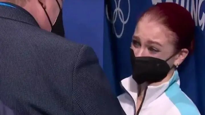 连续2届同样剧本！亚军痛哭冠军躲一边不吱声，<a href=