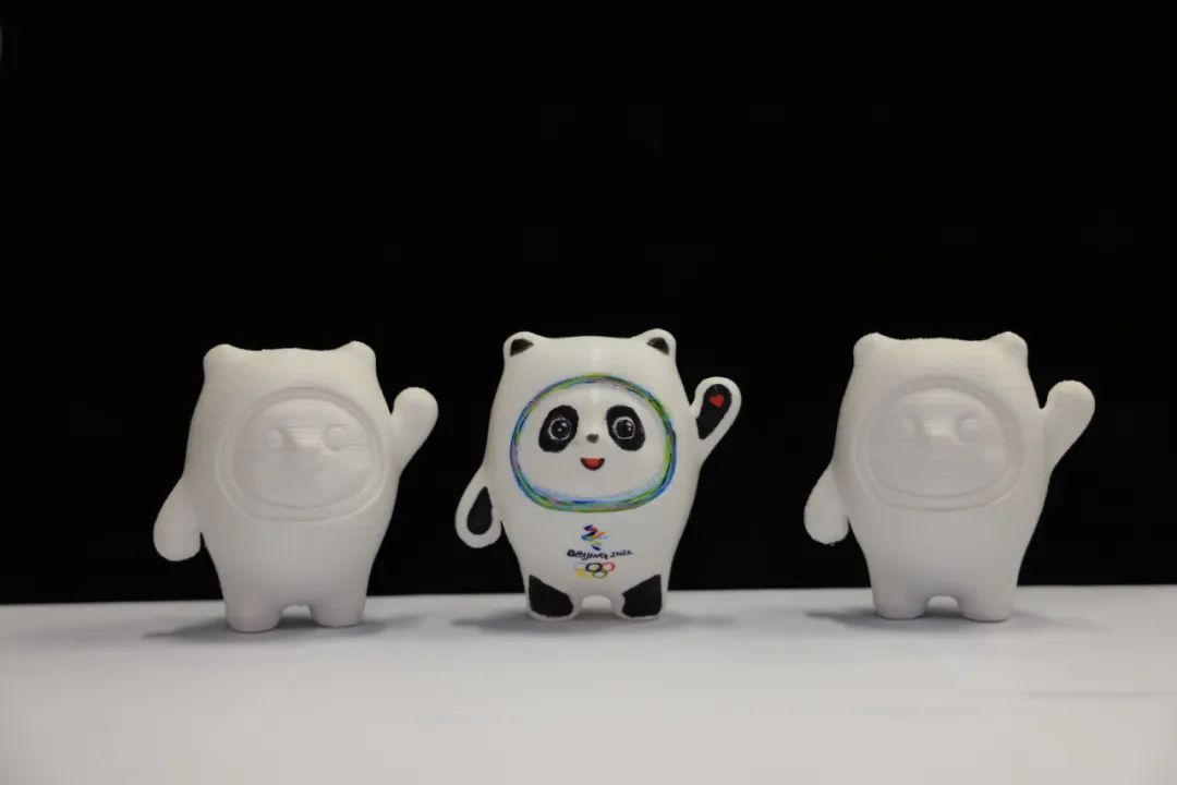 ▲ FDM熔融沉积成型技术“冰墩墩”
