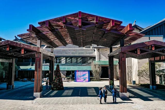 一个周末搞定的出游轻方式,我在Club Med丽江找到了……休闲区蓝鸢梦想 - Www.slyday.coM 一个周末搞定的出游轻方式,我在Club Med丽江找到了……休闲区蓝鸢梦想 - Www.slyday.coM