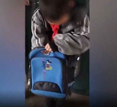 老师通知家长赶紧来:你家孩子带2万多元钱要给同学发红包……休闲区蓝鸢梦想 - Www.slyday.coM 老师通知家长赶紧来:你家孩子带2万多元钱要给同学发红包……休闲区蓝鸢梦想 - Www.slyday.coM