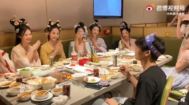 贾斯汀比伯感染新冠,海底捞预告2021净亏损可达45亿休闲区蓝鸢梦想 - Www.slyday.coM 贾斯汀比伯感染新冠,海底捞预告2021净亏损可达45亿休闲区蓝鸢梦想 - Www.slyday.coM