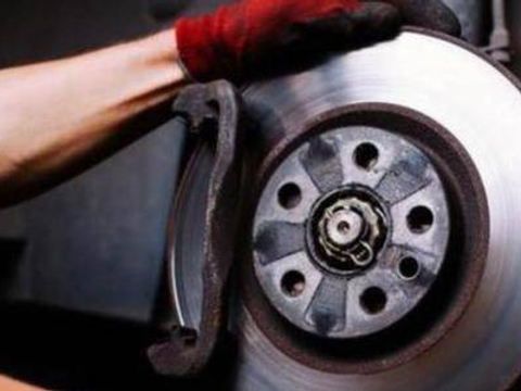 汽车刹车片多久换一次才合理，很多人都不清楚，早知早受益