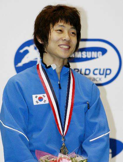 安贤洙被霸凌得太惨，未让金牌被殴，却还不想跟<a href=