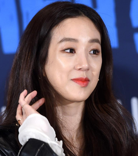 曾经貌美楚楚动人，现越整越残、各有各丑，<a href=