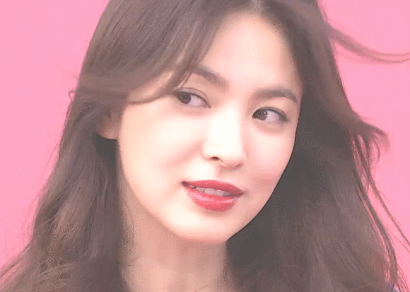 曾经貌美楚楚动人，现越整越残、各有各丑，<a href=