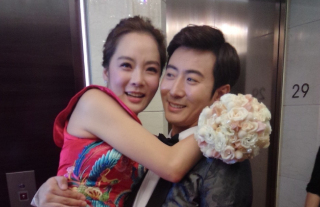 曾经貌美楚楚动人，现越整越残、各有各丑，<a href=