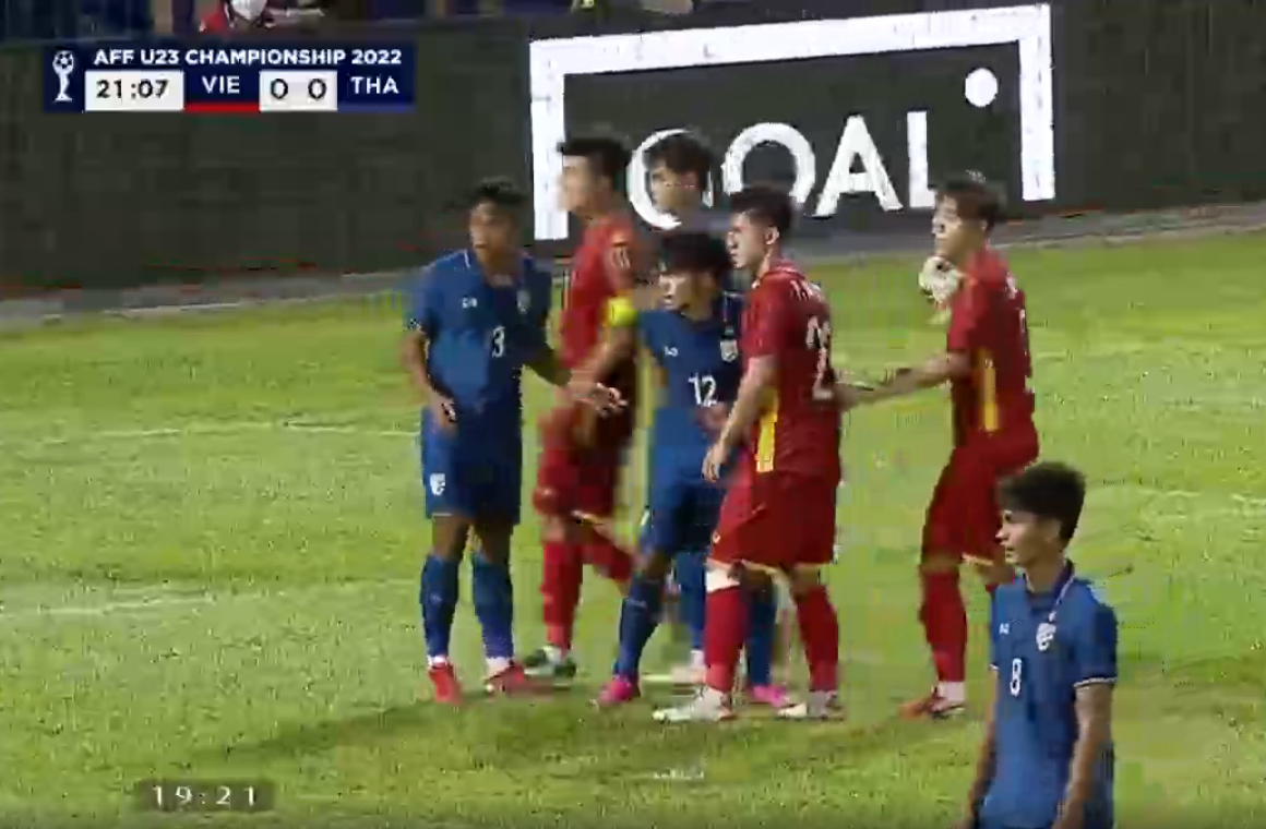 1-0！越南U23遇尴尬一战，两队全场仅1脚打门，创2大纪录