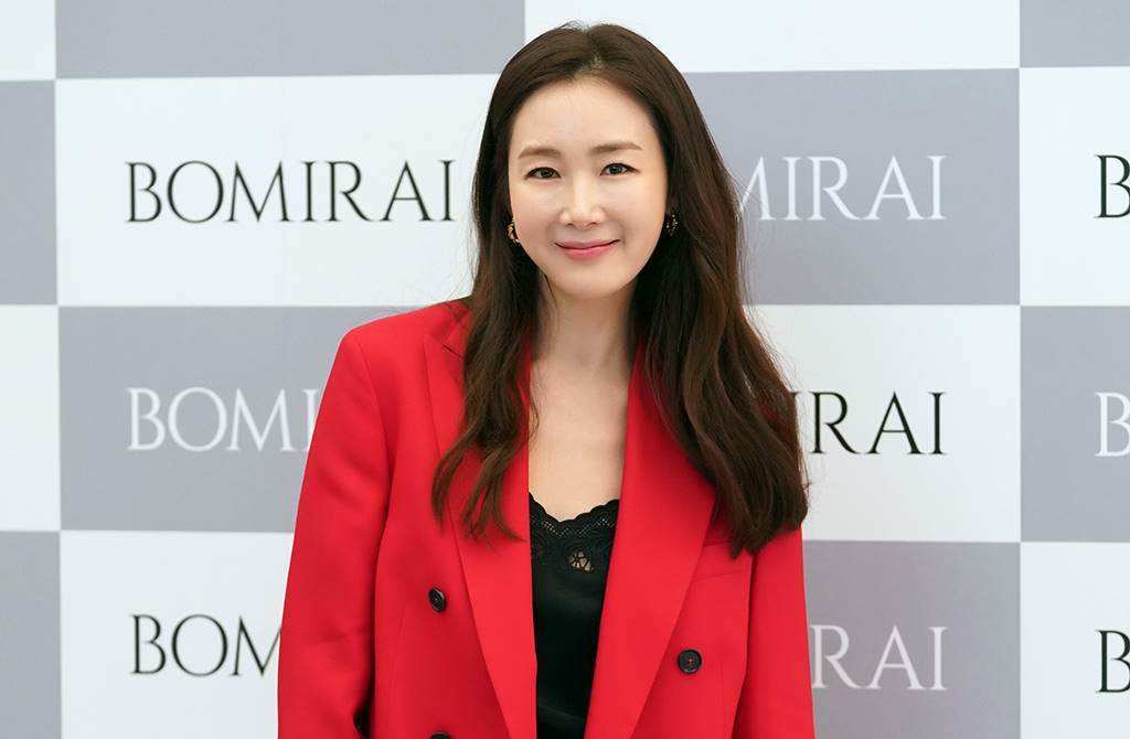 曾经貌美楚楚动人，现越整越残、各有各丑，<a href=