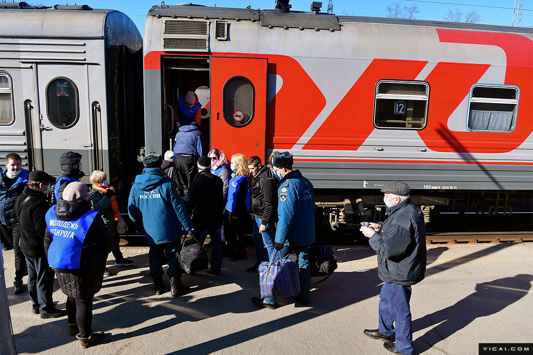 普京宣布承认乌东两区为独立国家 顿涅茨克民众挥舞俄国旗庆祝休闲区蓝鸢梦想 - Www.slyday.coM 普京宣布承认乌东两区为独立国家 顿涅茨克民众挥舞俄国旗庆祝休闲区蓝鸢梦想 - Www.slyday.coM