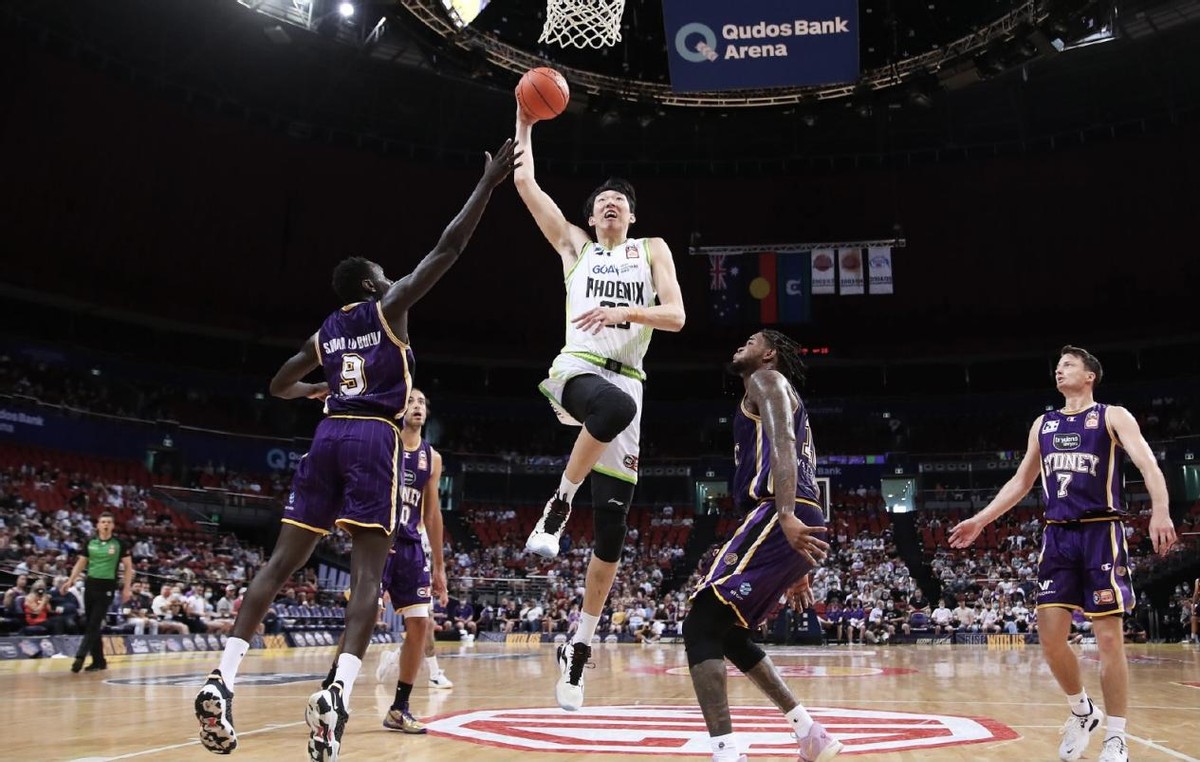 拒绝6支NBA球队邀请,周琦陷困境!澳洲征战不如意 重返CBA无望