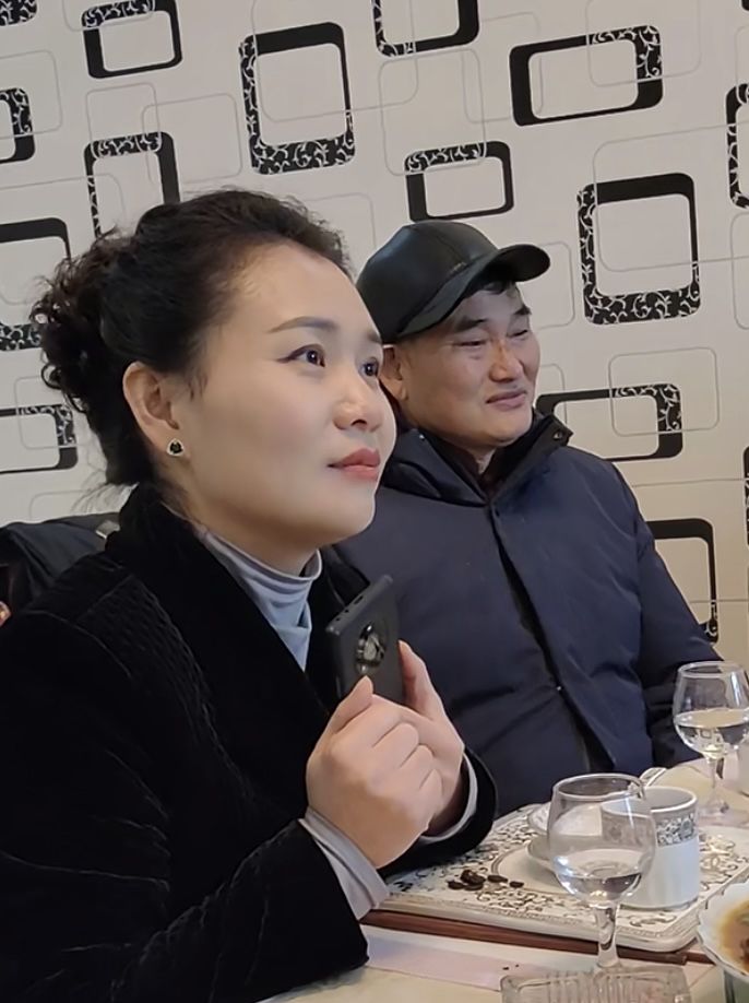 女歌手袁庆自曝离婚被传与大衣哥有关网友不可能
