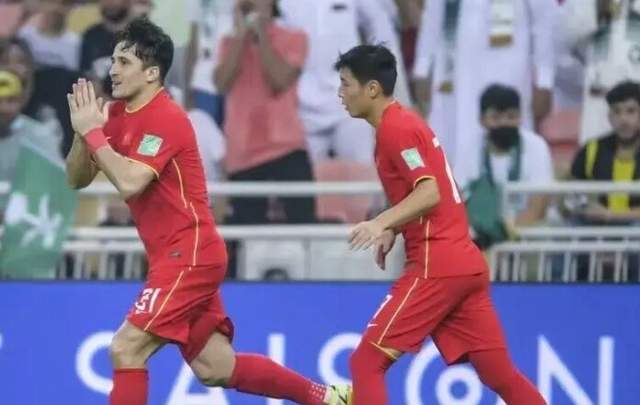还真敢吹！越南名宿：日韩球员和越南差不多，中国球员适合去老挝