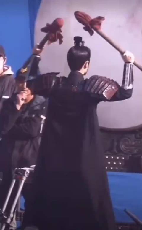 任嘉伦背影也那么帅