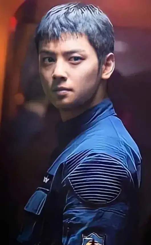 又肿了！李敏镐新剧肿成了发面馒头，<a href=