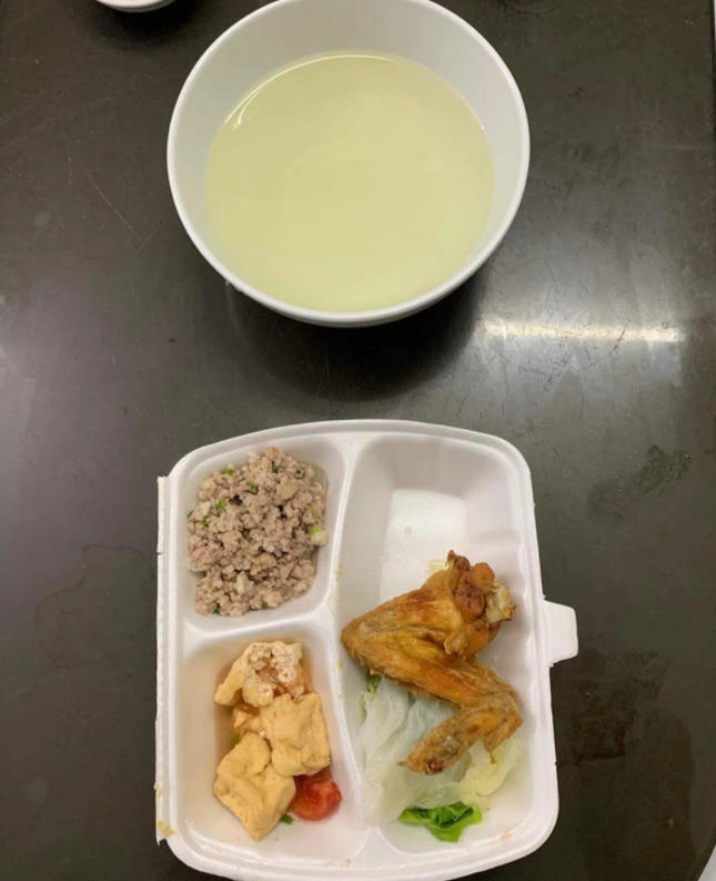 比国足伙食差！越南U19队员吐槽：饭菜份量太少，不利于体能恢复