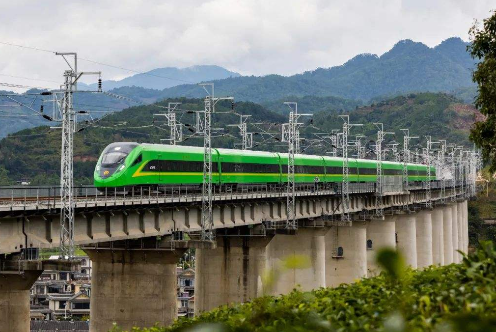 中泰铁路终于成了？消息曝光，越南悔不当初：早知道选中国基建了