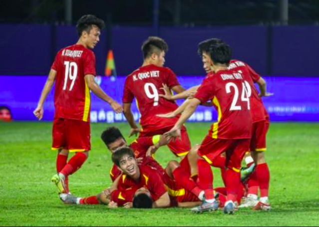 点球5-3绝杀，越南进决赛获10亿重奖！9月来华豪言再次羞辱国足