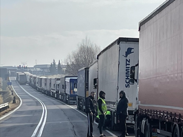 开战第一天，64名<a href=