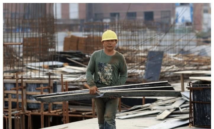 工地招聘_工地怪象:高工资仍招工难,包工头心急如焚,农民工说出3点原因