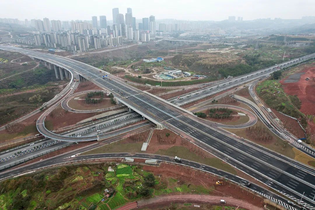 今晚10点数据谷立交和椿萱大道一期通车