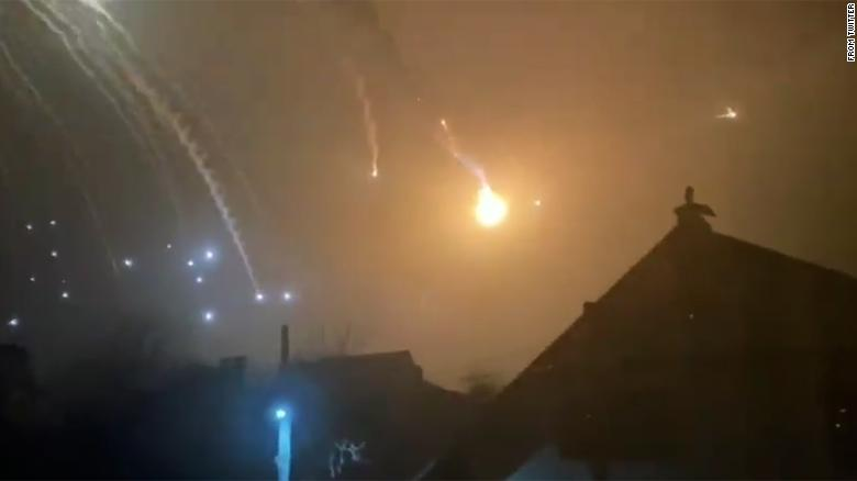 基辅发生爆炸 图源：CNN
