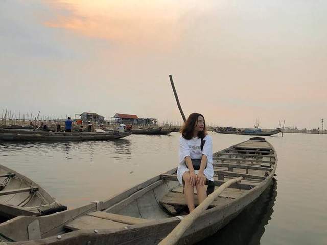 落日余晖映碧空，晚霞绚烂呈美景，越南顺化最美日落观赏地点