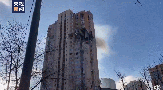 基辅街头激烈交火!中国在乌留学生遭恐吓跟踪,大使馆提醒:不要随意亮身份!休闲区蓝鸢梦想 - Www.slyday.coM 基辅街头激烈交火!中国在乌留学生遭恐吓跟踪,大使馆提醒:不要随意亮身份!休闲区蓝鸢梦想 - Www.slyday.coM