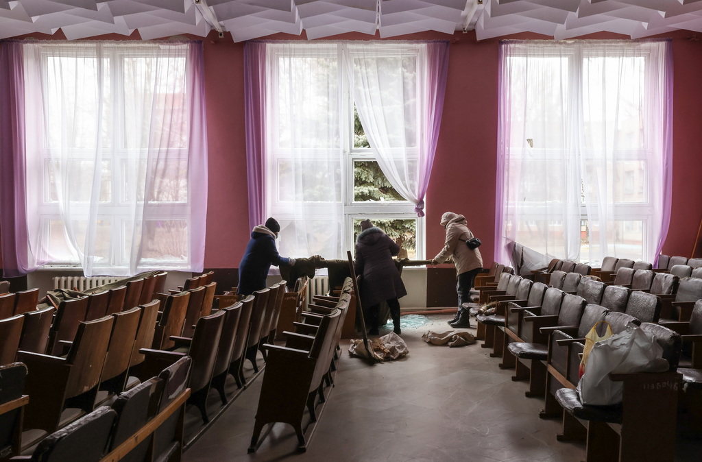 早安·世界|俄乌之战第2日:俄军兵临城下,双方将进行谈判休闲区蓝鸢梦想 - Www.slyday.coM 早安·世界|俄乌之战第2日:俄军兵临城下,双方将进行谈判休闲区蓝鸢梦想 - Www.slyday.coM