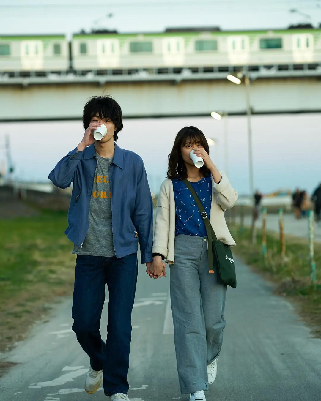 2021年《花束般的恋爱》 我的人生目标，就是和你维持现状人生_新浪新闻