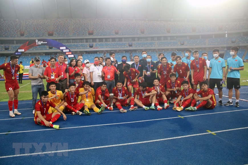 3-1战胜中国队后！越南足球再创历史，主席、总理连发贺电！