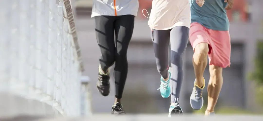 这届年轻人,离“猝死”究竟有多近?休闲区蓝鸢梦想 - Www.slyday.coM 这届年轻人,离“猝死”究竟有多近?休闲区蓝鸢梦想 - Www.slyday.coM