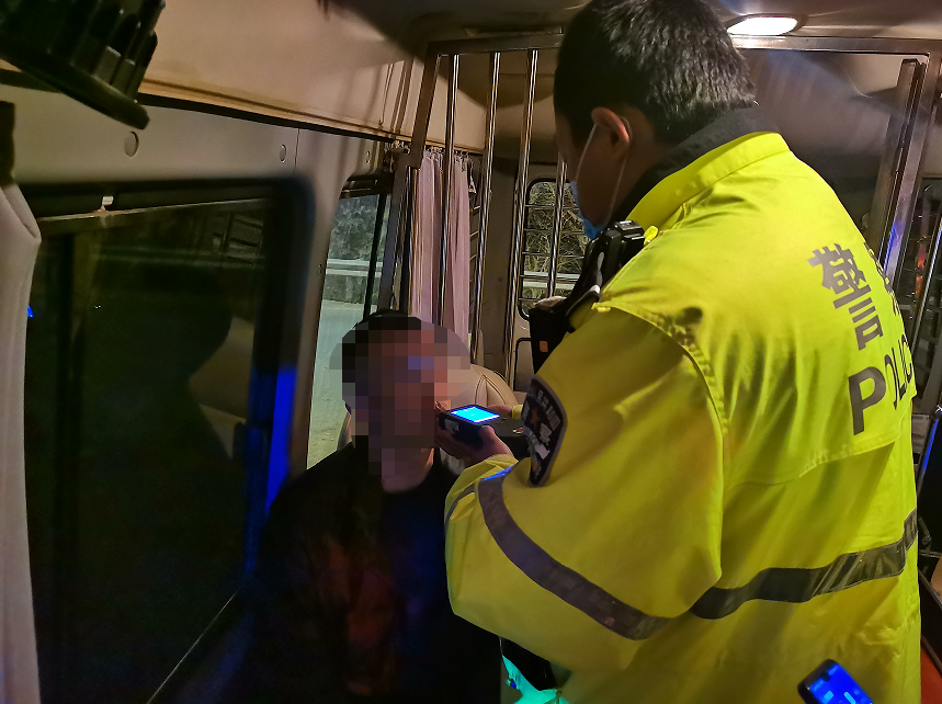 怎么快速把酒精代谢掉 0ca0-cc1ca0618b63f51be2cd56cb4f0a45c5.png