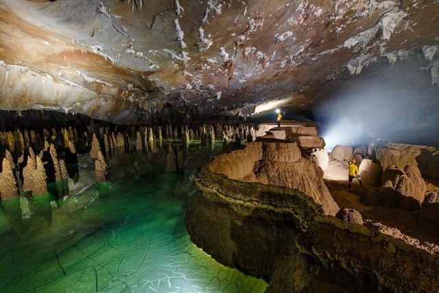 越南现神秘洞穴，内部有湖泊、森林，可容纳70多亿人