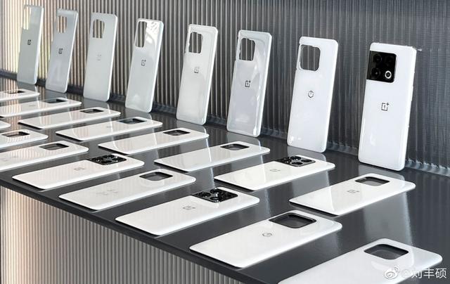 白色手机有多受欢迎?价格逼近iPhone13,首销拿下三平台双冠军休闲区蓝鸢梦想 - Www.slyday.coM 白色手机有多受欢迎?价格逼近iPhone13,首销拿下三平台双冠军休闲区蓝鸢梦想 - Www.slyday.coM