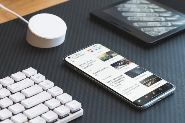 白色手机有多受欢迎?价格逼近iPhone13,首销拿下三平台双冠军休闲区蓝鸢梦想 - Www.slyday.coM 白色手机有多受欢迎?价格逼近iPhone13,首销拿下三平台双冠军休闲区蓝鸢梦想 - Www.slyday.coM