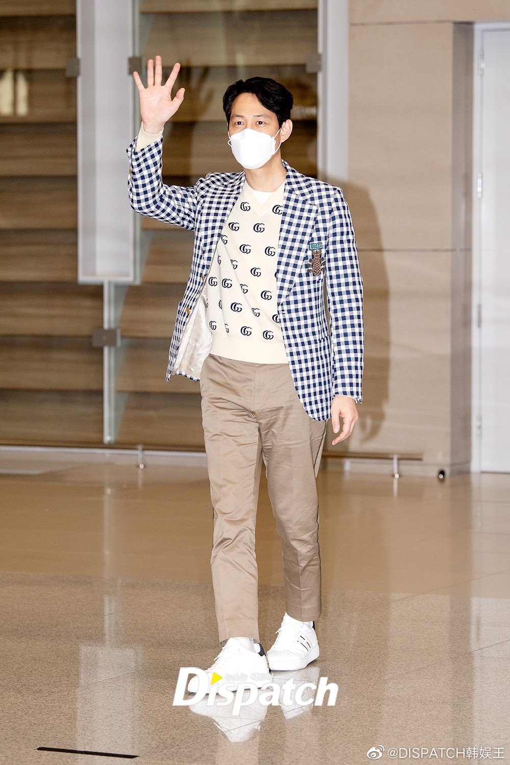 2日，演员 结束海外日程，经仁川机场返回<a href=